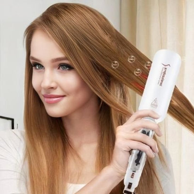 jeune femme utilise lisseur avec infrarouge