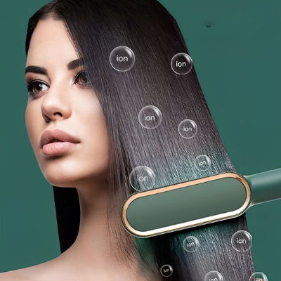 une brune utilise mini lisseur